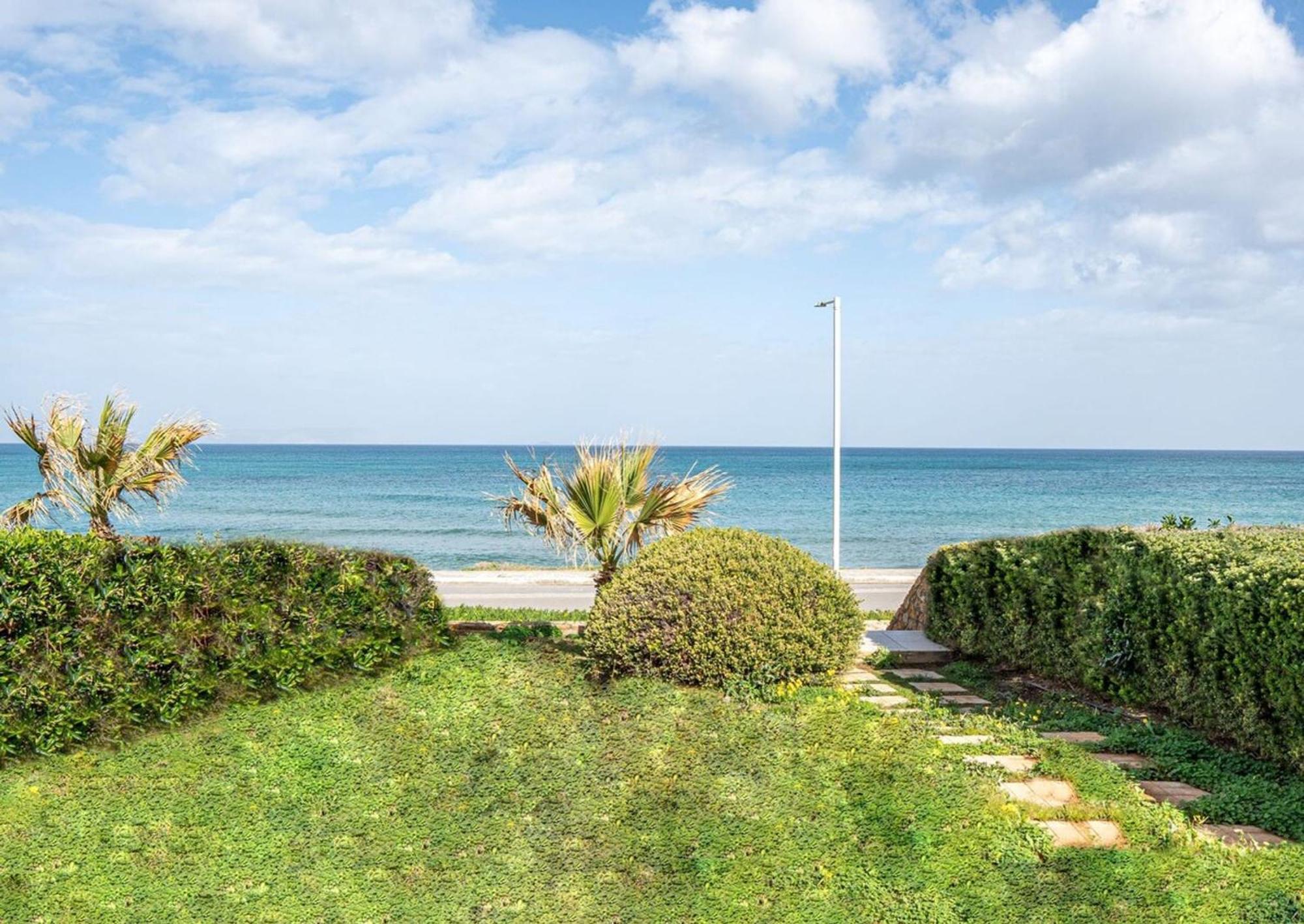Villa Pink Rose Beachfront Héraklion