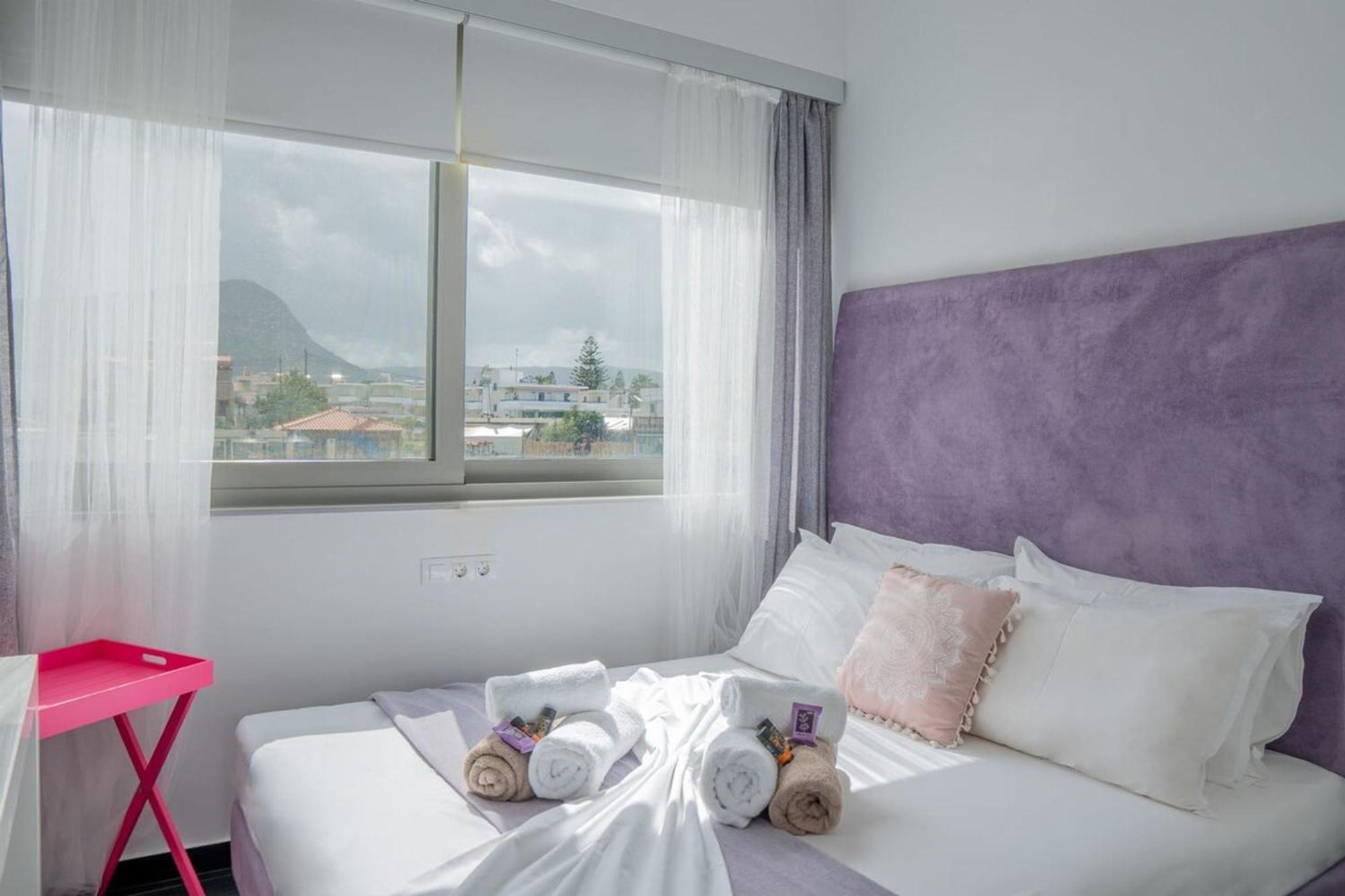 Pink Rose Beachfront Villa *